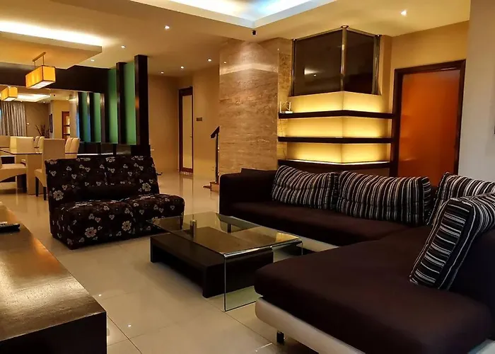 Klcc Luxurious 2 Floors Homestay 5Br For 15Pax