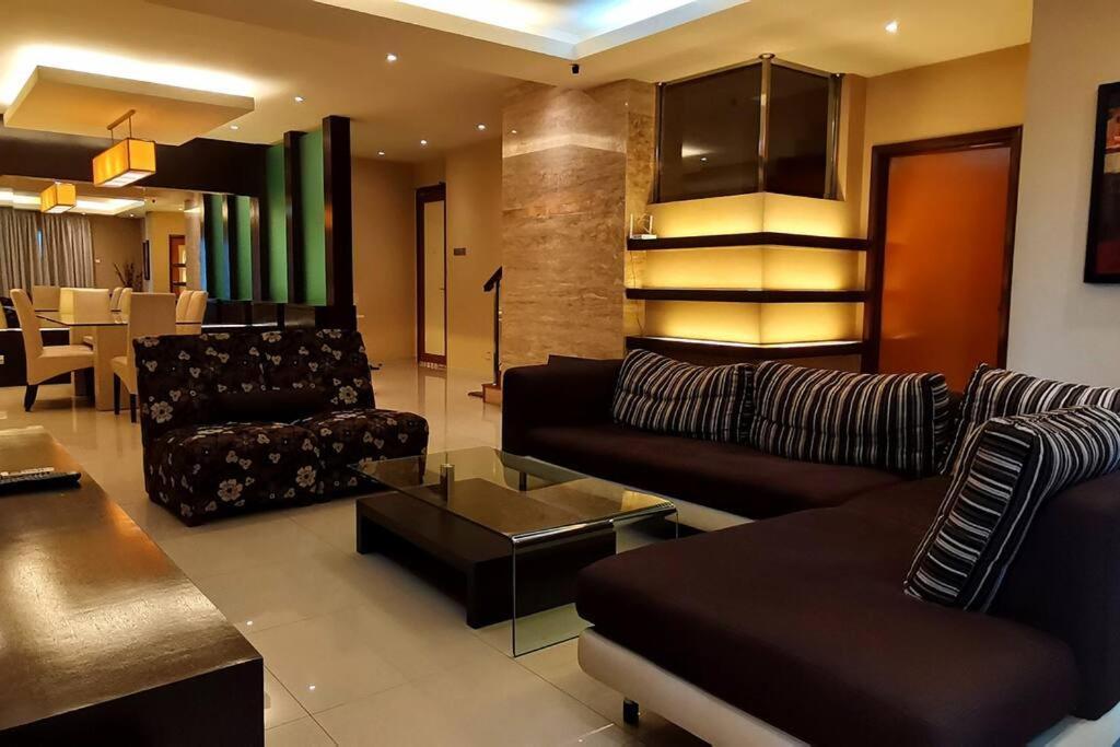 Apartment Klcc Luxurious 2 Floors 5br For 15pax
