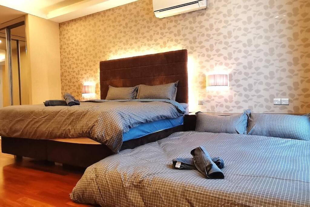 Klcc Luxurious 2 Floors 5br For 15pax *