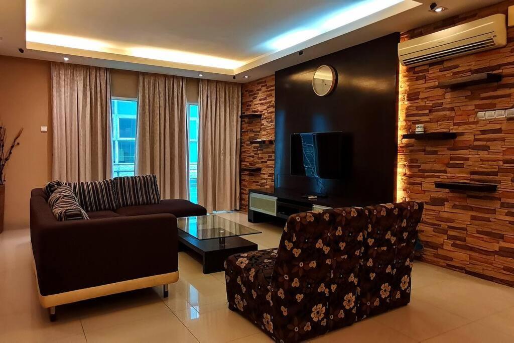 Apartment Klcc Luxurious 2 Floors 5br For 15pax Kuala Lumpur